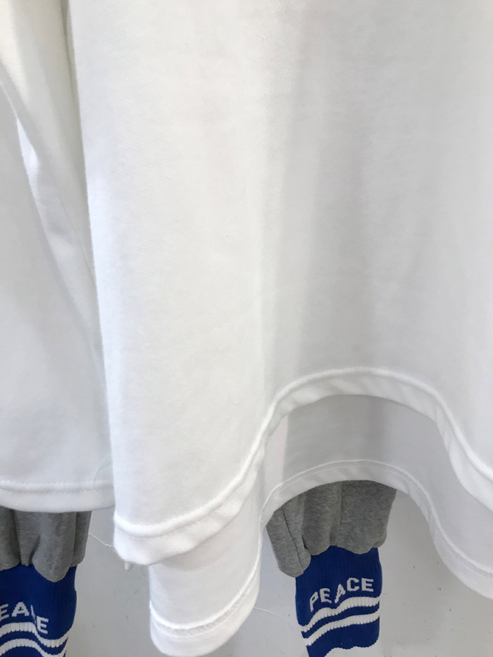 <b><p>Wendy Boxed T-sht Basic degn Color appeal</p></b><b><p>ウェンディ ボックスTシャツ ベーシなデザイン カラー感が引き立つ 大学生デイリール</p></b><br /><br /><p align='center'>