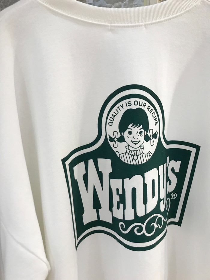 <b><p>Wendy Boxed T-sht Basic degn Color appeal</p></b><b><p>ウェンディ ボックスTシャツ ベーシなデザイン カラー感が引き立つ 大学生デイリール</p></b><br /><br /><p align='center'>