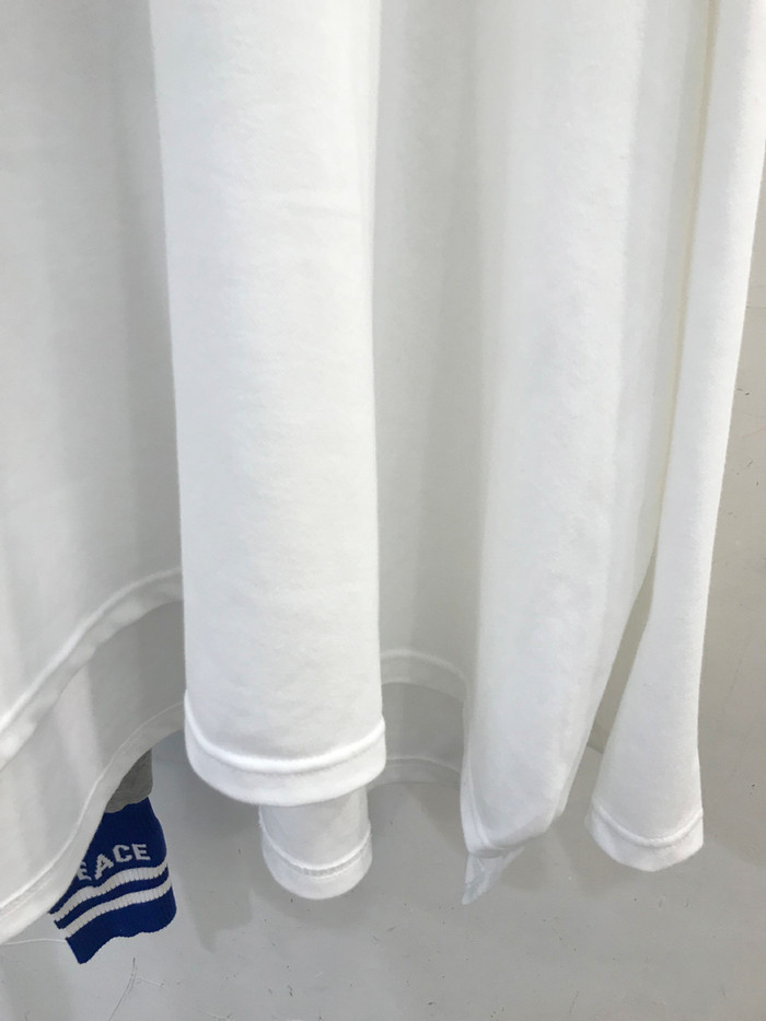 <b><p>Wendy Boxed T-sht Basic degn Color appeal</p></b><b><p>ウェンディ ボックスTシャツ ベーシなデザイン カラー感が引き立つ 大学生デイリール</p></b><br /><br /><p align='center'>