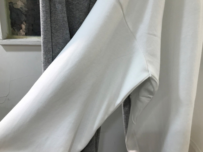 <b><p>Wendy Boxed T-sht Basic degn Color appeal</p></b><b><p>ウェンディ ボックスTシャツ ベーシなデザイン カラー感が引き立つ 大学生デイリール</p></b><br /><br /><p align='center'>