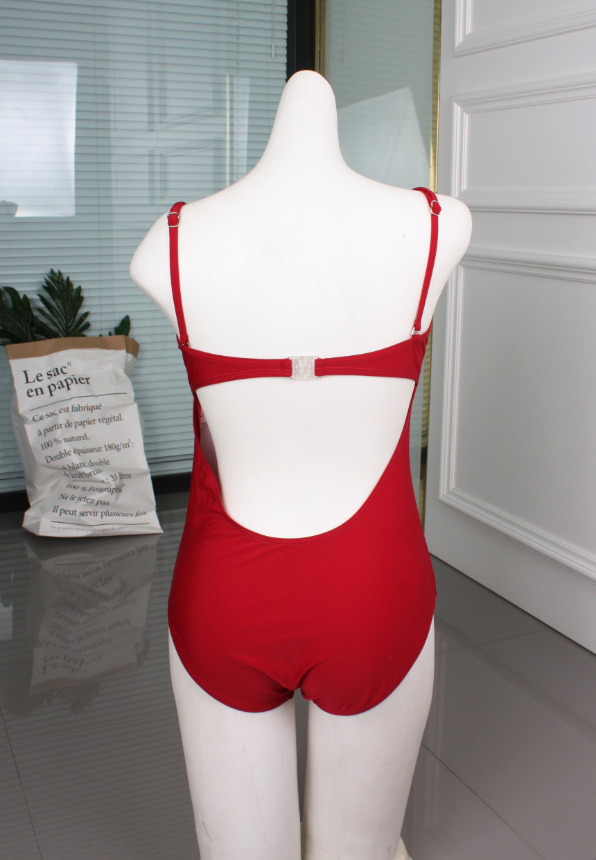 <b><p>wine simple Monoki igrance pie smsuit Sporty</p></b><b><p>ワイン シンプル モノキニ 無知 ワンピース水着 スポーティー 薄い見える 夏バカンスルック</p></b><br /><br /><p align='center'>