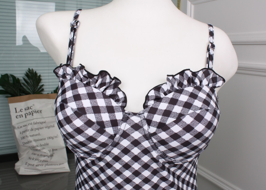 <b><p>check Frill Monokini swimsuit lovely cute</p></b><b><p>チェック フリル モノキニ 水着 ラブリー かわいい ワンピース ビーチスタイル</p></b><br /><br /><p align='center'>