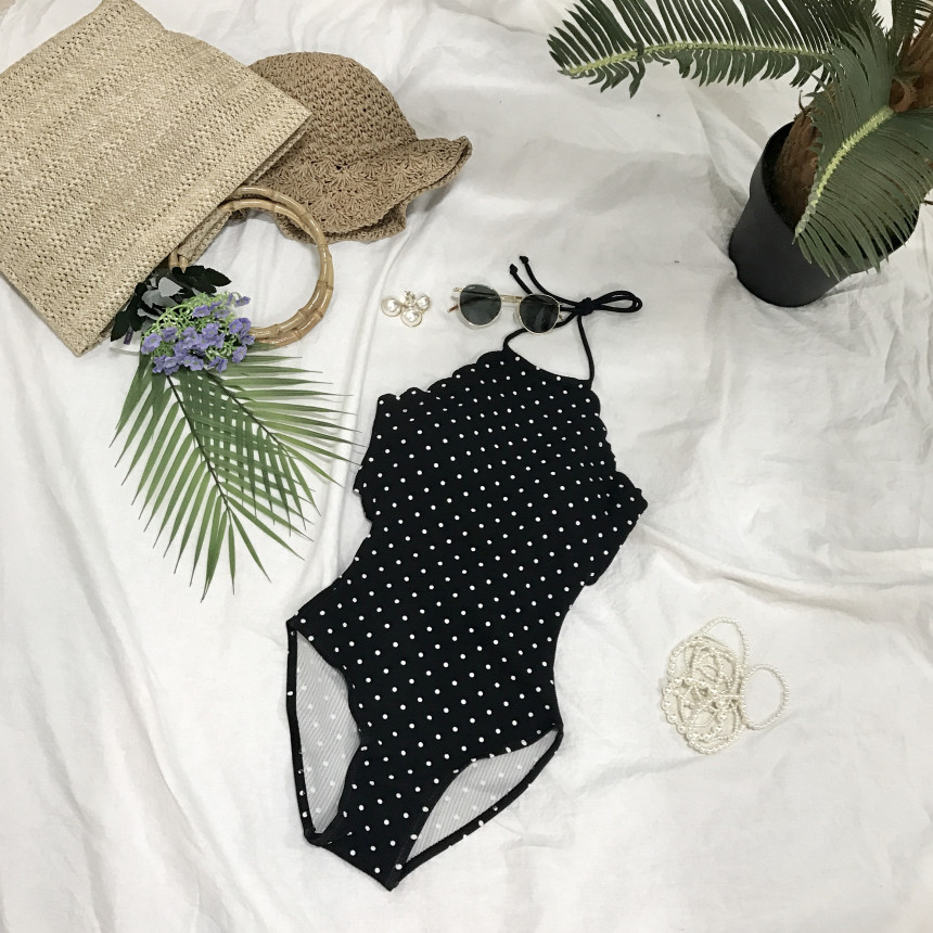 <b><p>dot Halter Monokini Resort locati swimsuit</p></b><b><p>ドット ホルターネック モノキニ リゾートコーディネート 水着 波 水玉 20代の女性</p></b><br /><br /><p align='center'>