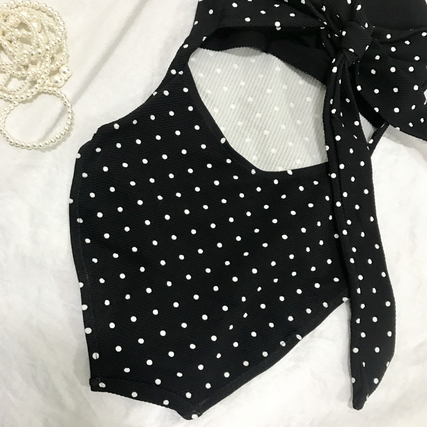 <b><p>dot Halter Monokini Resort locati swimsuit</p></b><b><p>ドット ホルターネック モノキニ リゾートコーディネート 水着 波 水玉 20代の女性</p></b><br /><br /><p align='center'>