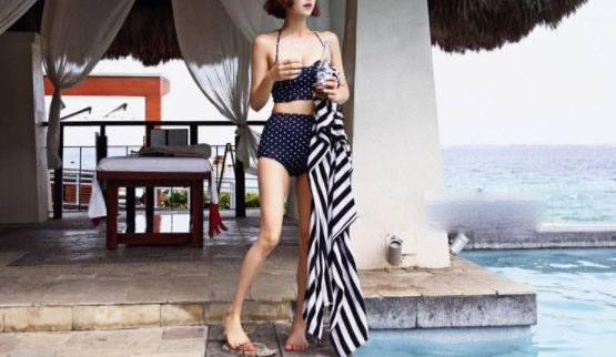 <b><p>Navy dots High waist bikini Mono Halter basic</p></b><b><p>ネイビードット ハイウエスト ビキニ モノ ホルターネック ベーシ 水着 薄い見える</p></b><br /><br /><p align='center'>