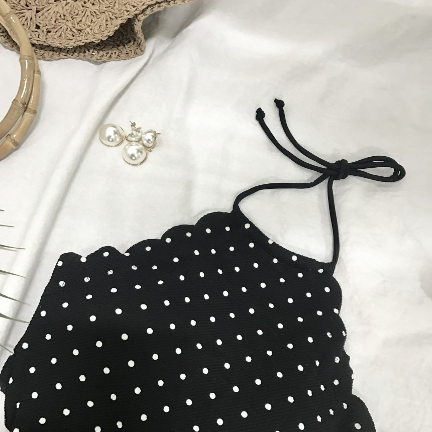 <b><p>dot Halter Monokini Resort locati swimsuit</p></b><b><p>ドット ホルターネック モノキニ リゾートコーディネート 水着 波 水玉 20代の女性</p></b><br /><br /><p align='center'>