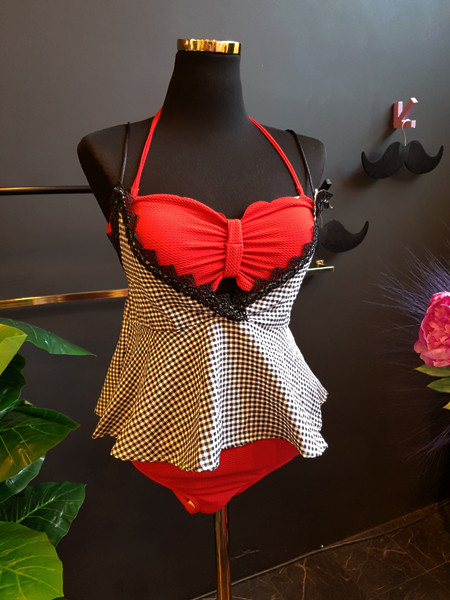 <b><p>Mourning Halter wave noki one piece swimsuit</p></b><b><p>無排 ホルターネック 波 ウェーブ モノキニ ワンピース 水着 4色 薄い見える</p></b><br /><br /><p align='center'>