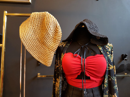 <b><p>Mourning Halter wave noki one piece swimsuit</p></b><b><p>無排 ホルターネック 波 ウェーブ モノキニ ワンピース 水着 4色 薄い見える</p></b><br /><br /><p align='center'>