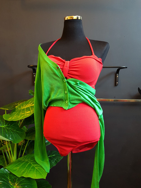 <b><p>Mourning Halter wave noki one piece swimsuit</p></b><b><p>無排 ホルターネック 波 ウェーブ モノキニ ワンピース 水着 4色 薄い見える</p></b><br /><br /><p align='center'>