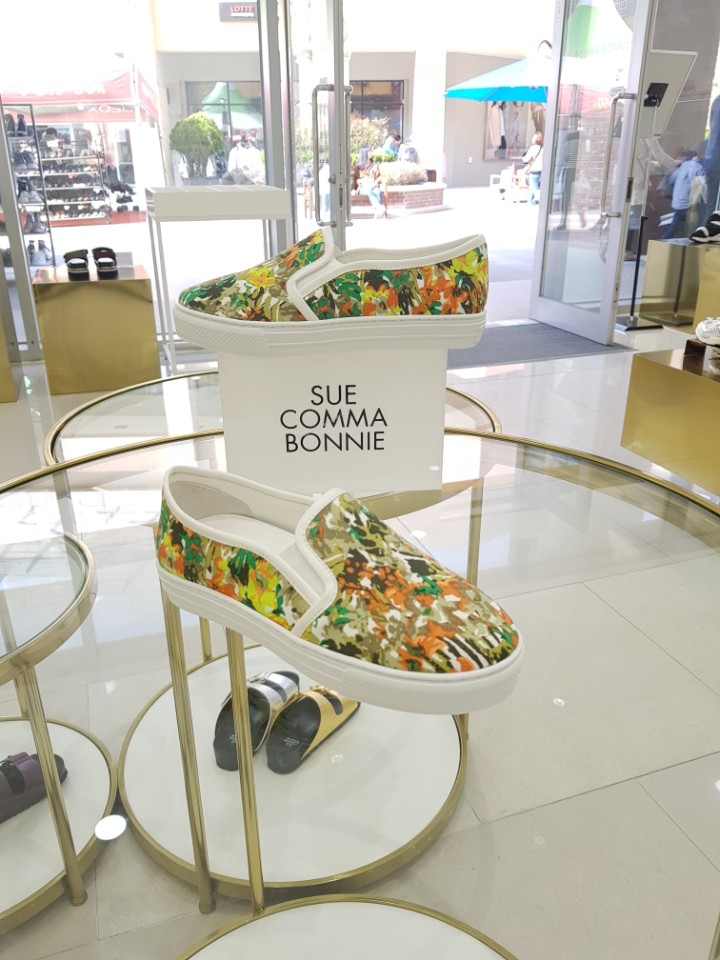 <b><p>Shu Comma Bonnie Printing Slip- LSKX54251WH</p></b><b><p>シューコンマみる 印刷 スリップオン LSKX54251WH</p></b><br /><br /><p align='center'>