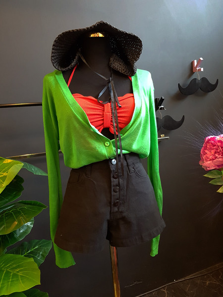 <b><p>Mourning Halter wave noki one piece swimsuit</p></b><b><p>無排 ホルターネック 波 ウェーブ モノキニ ワンピース 水着 4色 薄い見える</p></b><br /><br /><p align='center'>