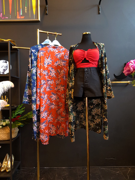 <b><p>Mourning Halter wave noki one piece swimsuit</p></b><b><p>無排 ホルターネック 波 ウェーブ モノキニ ワンピース 水着 4色 薄い見える</p></b><br /><br /><p align='center'>