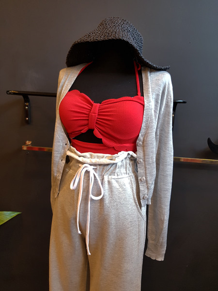 <b><p>Mourning Halter wave noki one piece swimsuit</p></b><b><p>無排 ホルターネック 波 ウェーブ モノキニ ワンピース 水着 4色 薄い見える</p></b><br /><br /><p align='center'>