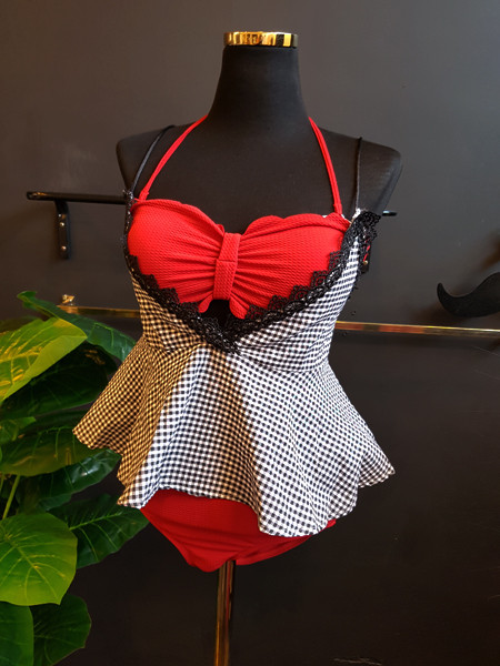 <b><p>Mourning Halter wave noki one piece swimsuit</p></b><b><p>無排 ホルターネック 波 ウェーブ モノキニ ワンピース 水着 4色 薄い見える</p></b><br /><br /><p align='center'>