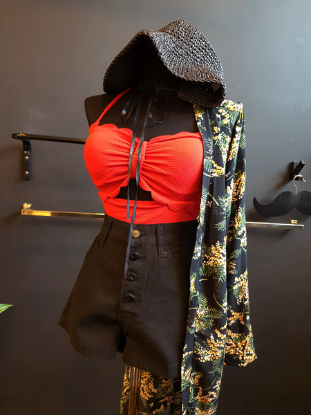 <b><p>Mourning Halter wave noki one piece swimsuit</p></b><b><p>無排 ホルターネック 波 ウェーブ モノキニ ワンピース 水着 4色 薄い見える</p></b><br /><br /><p align='center'>