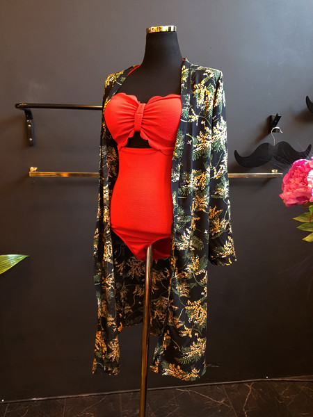 <b><p>Mourning Halter wave noki one piece swimsuit</p></b><b><p>無排 ホルターネック 波 ウェーブ モノキニ ワンピース 水着 4色 薄い見える</p></b><br /><br /><p align='center'>