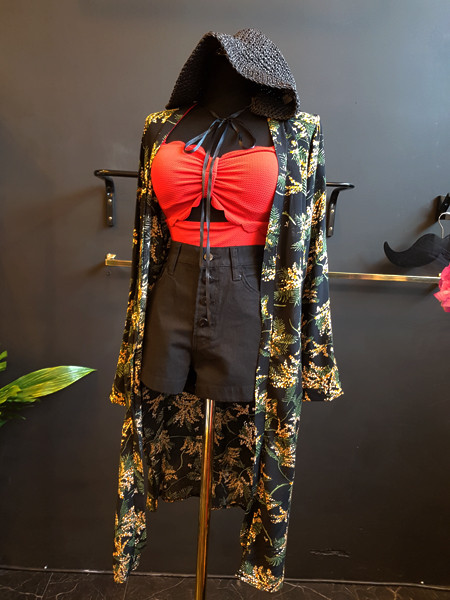 <b><p>Mourning Halter wave noki one piece swimsuit</p></b><b><p>無排 ホルターネック 波 ウェーブ モノキニ ワンピース 水着 4色 薄い見える</p></b><br /><br /><p align='center'>