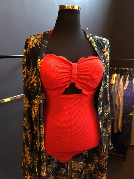 <b><p>Mourning Halter wave noki one piece swimsuit</p></b><b><p>無排 ホルターネック 波 ウェーブ モノキニ ワンピース 水着 4色 薄い見える</p></b><br /><br /><p align='center'>