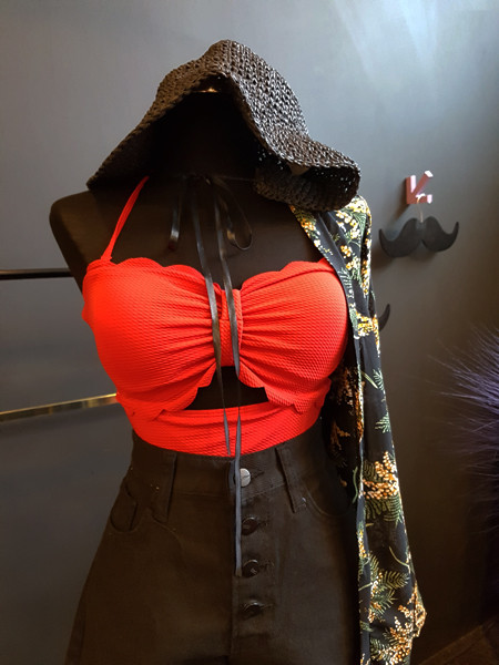 <b><p>Mourning Halter wave noki one piece swimsuit</p></b><b><p>無排 ホルターネック 波 ウェーブ モノキニ ワンピース 水着 4色 薄い見える</p></b><br /><br /><p align='center'>