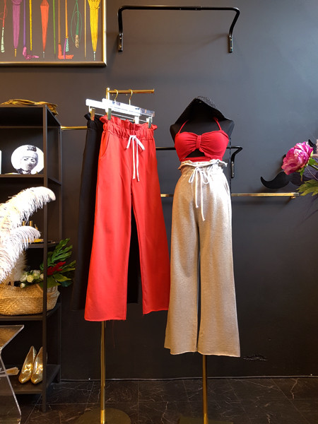 <b><p>Mourning Halter wave noki one piece swimsuit</p></b><b><p>無排 ホルターネック 波 ウェーブ モノキニ ワンピース 水着 4色 薄い見える</p></b><br /><br /><p align='center'>