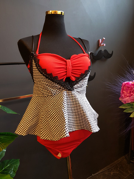 <b><p>Mourning Halter wave noki one piece swimsuit</p></b><b><p>無排 ホルターネック 波 ウェーブ モノキニ ワンピース 水着 4色 薄い見える</p></b><br /><br /><p align='center'>