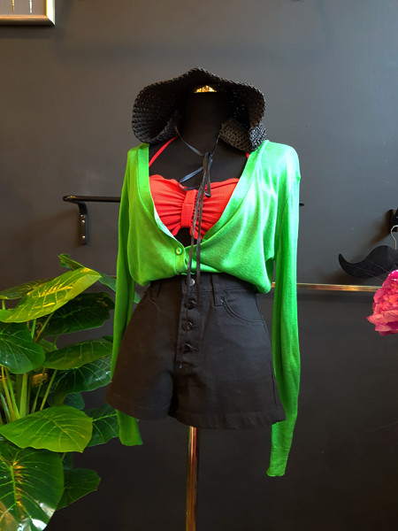 <b><p>Mourning Halter wave noki one piece swimsuit</p></b><b><p>無排 ホルターネック 波 ウェーブ モノキニ ワンピース 水着 4色 薄い見える</p></b><br /><br /><p align='center'>