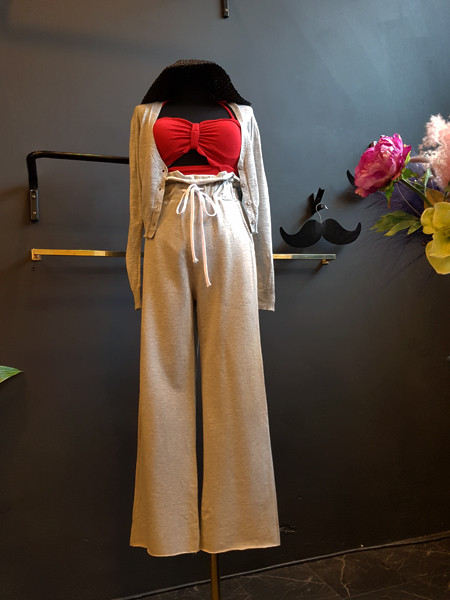 <b><p>Mourning Halter wave noki one piece swimsuit</p></b><b><p>無排 ホルターネック 波 ウェーブ モノキニ ワンピース 水着 4色 薄い見える</p></b><br /><br /><p align='center'>