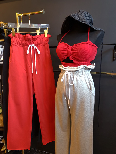 <b><p>Mourning Halter wave noki one piece swimsuit</p></b><b><p>無排 ホルターネック 波 ウェーブ モノキニ ワンピース 水着 4色 薄い見える</p></b><br /><br /><p align='center'>