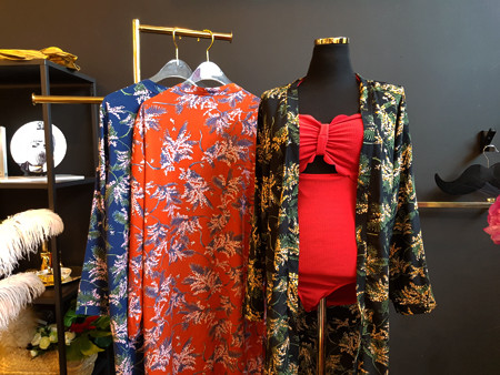 <b><p>Mourning Halter wave noki one piece swimsuit</p></b><b><p>無排 ホルターネック 波 ウェーブ モノキニ ワンピース 水着 4色 薄い見える</p></b><br /><br /><p align='center'>