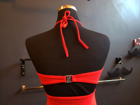 <b><p>Mourning Halter wave noki one piece swimsuit</p></b><b><p>無排 ホルターネック 波 ウェーブ モノキニ ワンピース 水着 4色 薄い見える</p></b><br /><br /><p align='center'>