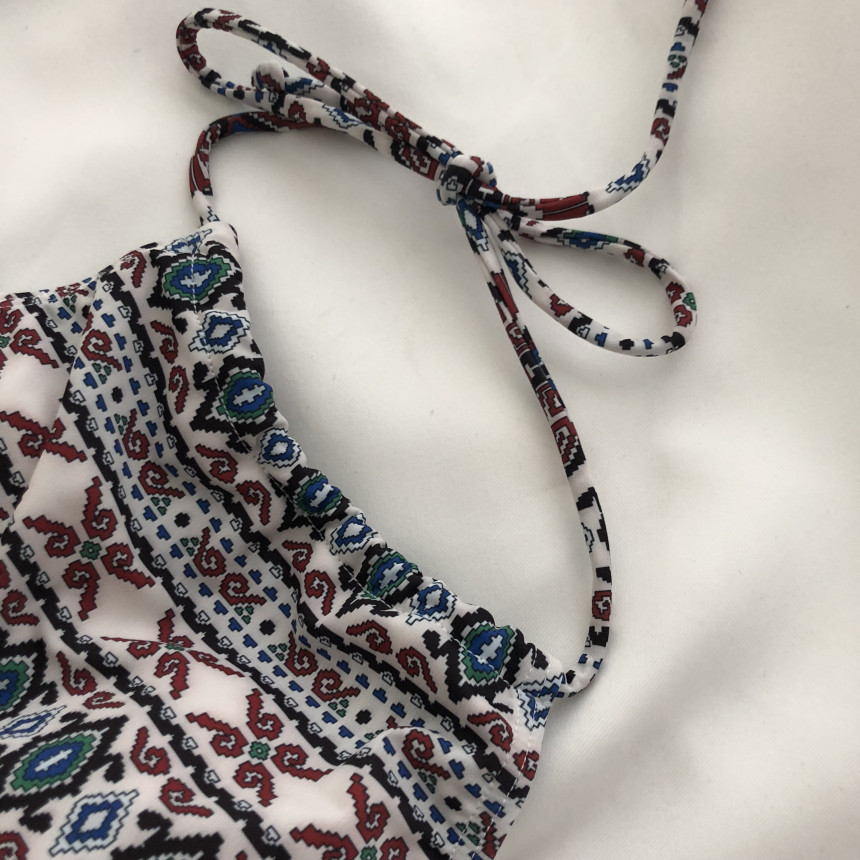 <b><p>Ethnic ribbon Flame biki Female sty Beachwear</p></b><b><p>エスニック リボン 捺染 ビキニ 女性のスタイル ビーチウエアル ユニーク コーディネート</p></b><br /><br /><p align='center'>
