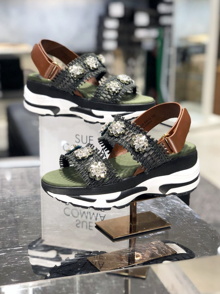 <b><p>Shu Comma Bonnie Heybee sandal DG2AM17026KHI</p></b><b><p>シューコンマみる ミツバチ サンダル DG2AM17026KHI 利用率の高い 夏</p></b><br /><br /><p align='center'>