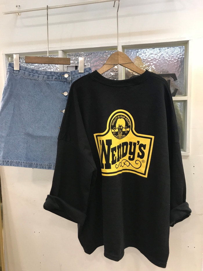 <b><p>Wendy Boxed T-sht Basic degn Color appeal</p></b><b><p>ウェンディ ボックスTシャツ ベーシなデザイン カラー感が引き立つ 大学生デイリール</p></b><br /><br /><p align='center'>