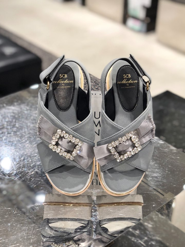 <b><p>Shu Comma Bonnie Sabrina sandal DG2AM17009GRY</p></b><b><p>シューコンマみる サブリナ サンダル DG2AM17009GRY 利用率の高い 夏</p></b><br /><br /><p align='center'>