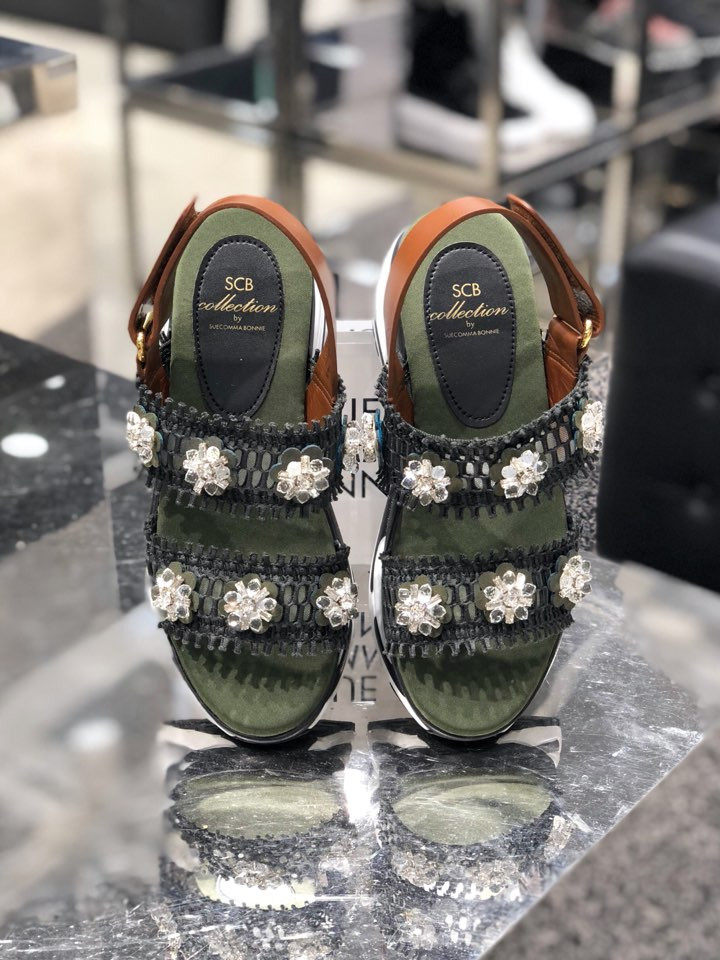 <b><p>Shu Comma Bonnie Heybee sandal DG2AM17026KHI</p></b><b><p>シューコンマみる ミツバチ サンダル DG2AM17026KHI 利用率の高い 夏</p></b><br /><br /><p align='center'>