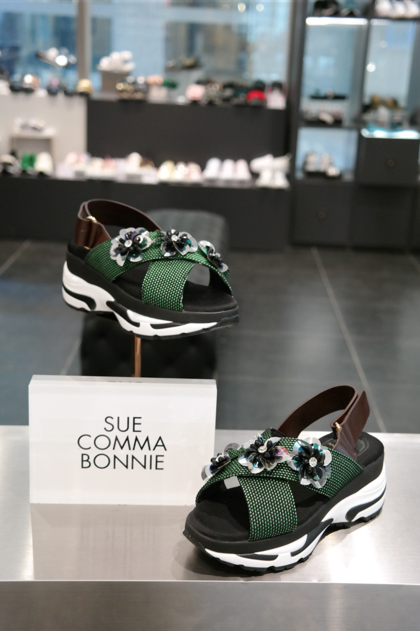 <b><p>Shu Comma Bonnie Retro Mo sandal DG2AM17022GRN</p></b><b><p>シューコンマみる レトロ ムード サンダル DG2AM17022GRN ラブリーな</p></b><br /><br /><p align='center'>