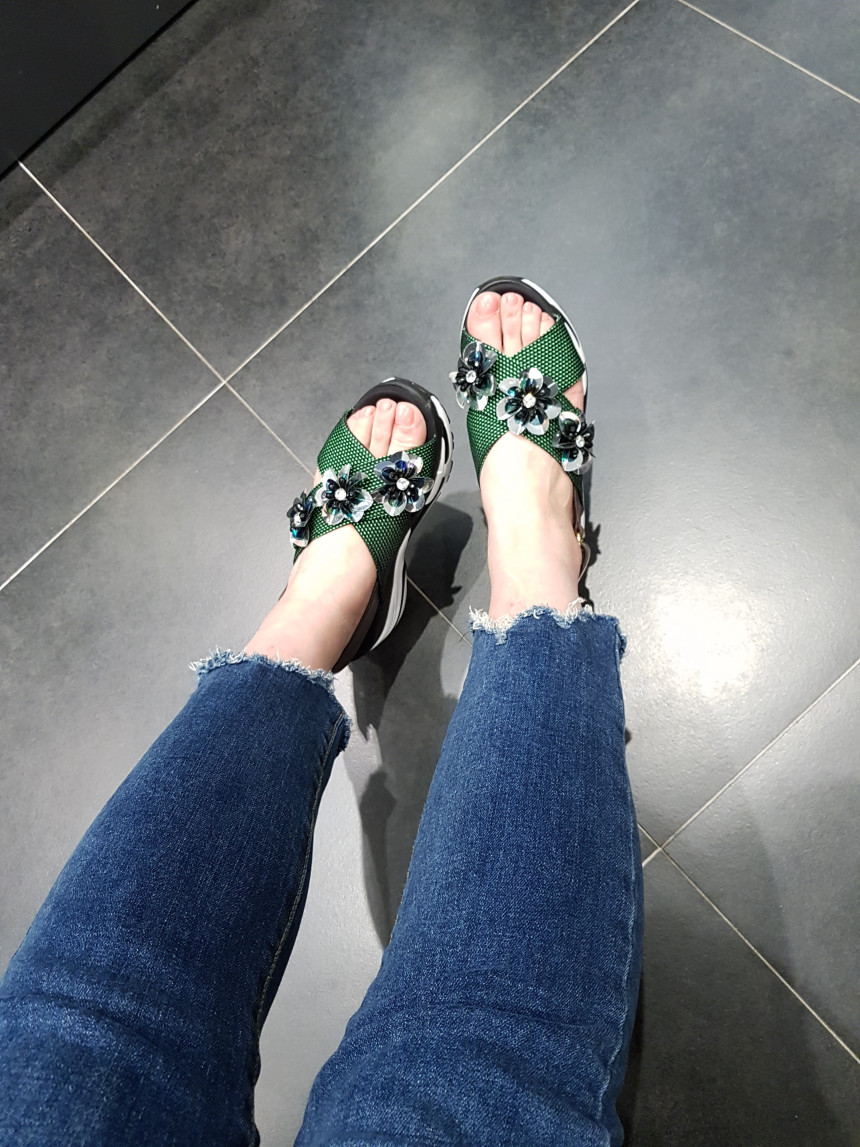 <b><p>Shu Comma Bonnie Retro Mo sandal DG2AM17022GRN</p></b><b><p>シューコンマみる レトロ ムード サンダル DG2AM17022GRN ラブリーな</p></b><br /><br /><p align='center'>