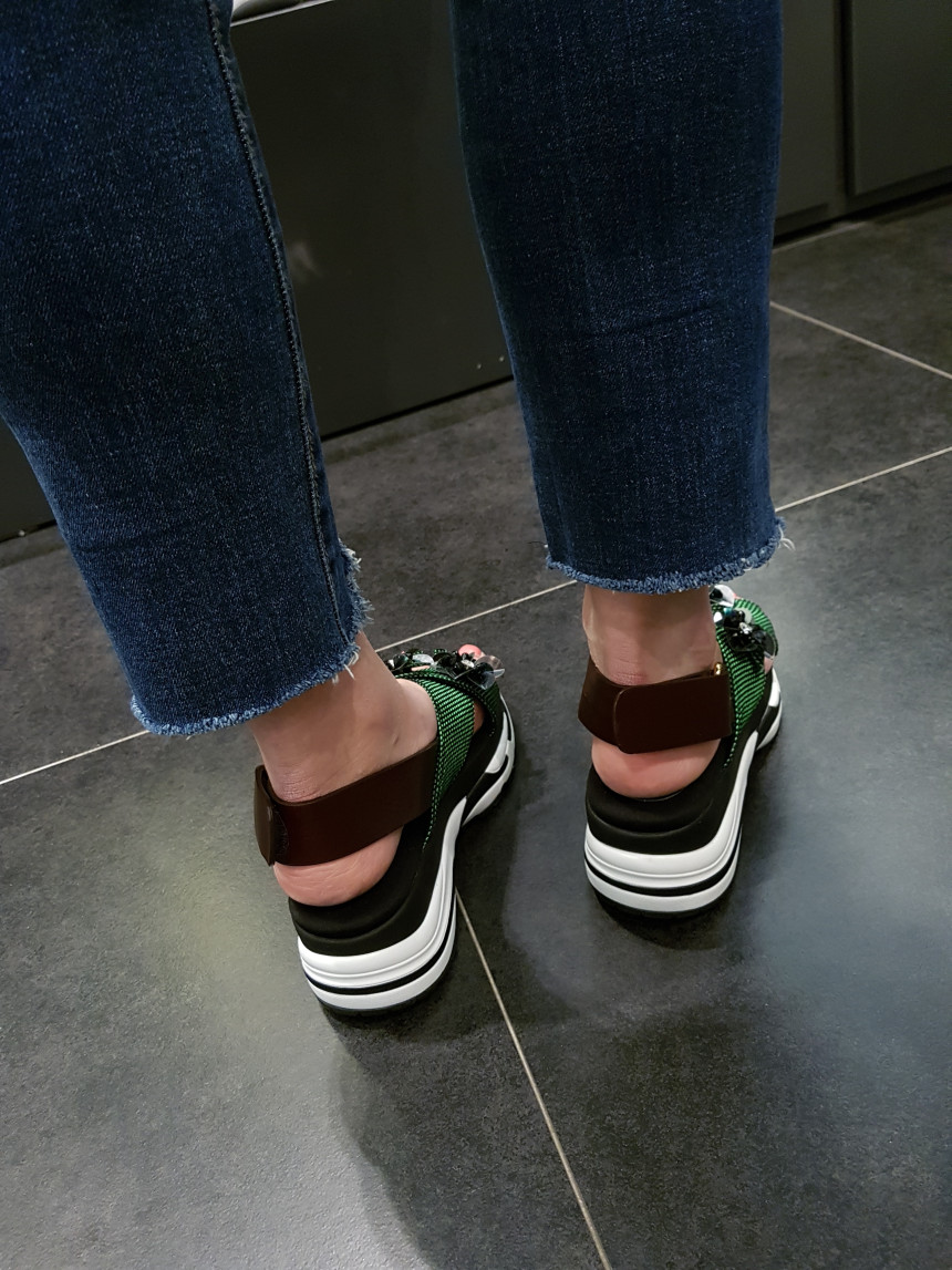 <b><p>Shu Comma Bonnie Retro Mo sandal DG2AM17022GRN</p></b><b><p>シューコンマみる レトロ ムード サンダル DG2AM17022GRN ラブリーな</p></b><br /><br /><p align='center'>