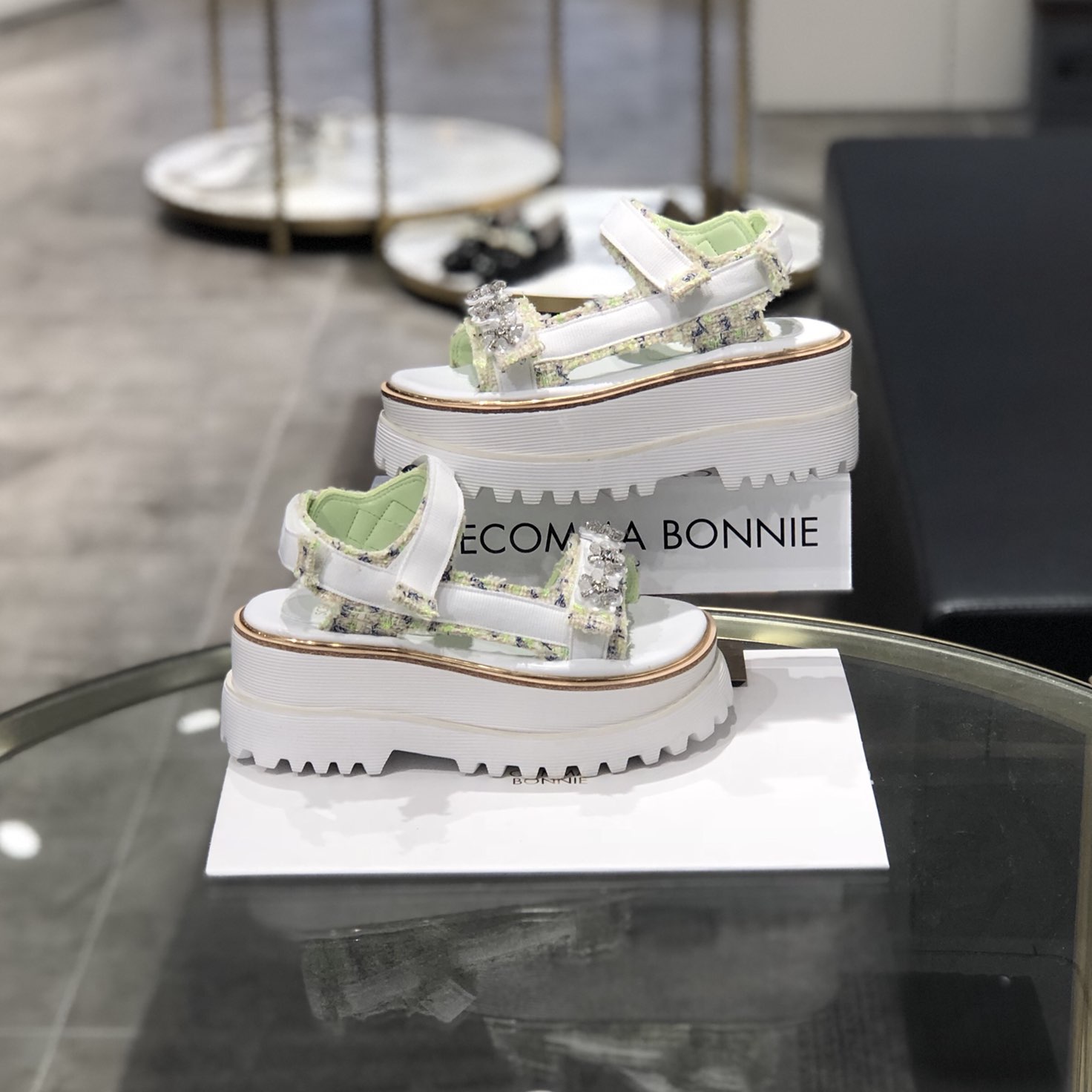 <b><p>Shu Comma Bonnie suecbe Tweed internatial</p></b><b><p>シューコンマみる suecommabonnie ツイード 国際的な 砂 grn DG2BM17023</p></b><br /><br /><p align='center'>