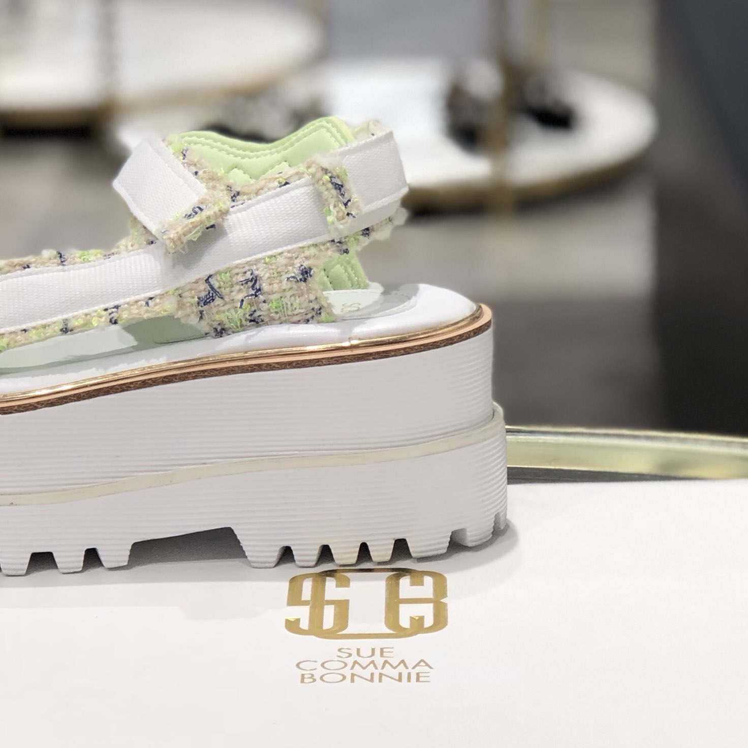 <b><p>Shu Comma Bonnie suecbe Tweed internatial</p></b><b><p>シューコンマみる suecommabonnie ツイード 国際的な 砂 grn DG2BM17023</p></b><br /><br /><p align='center'>