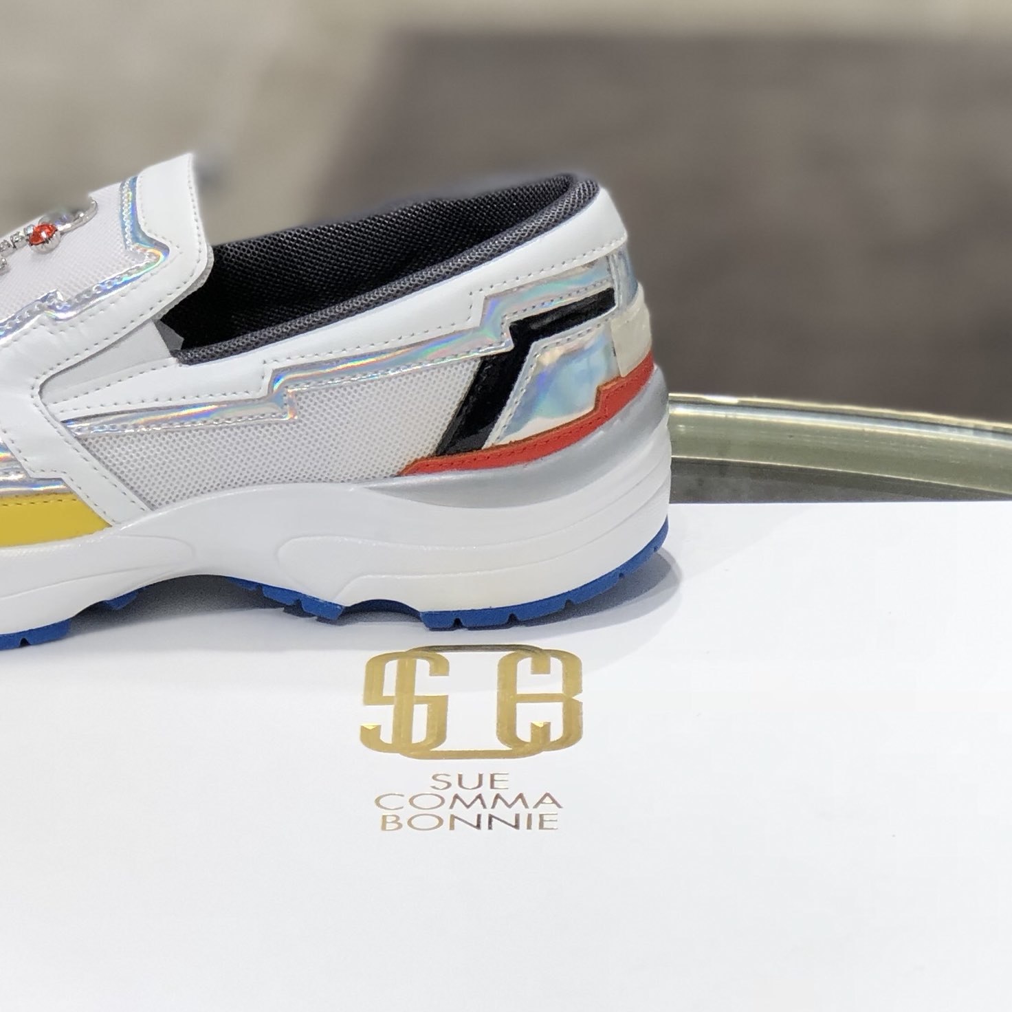 <b><p>Shu Comma Bonnie Haven star Twinkle Slip-</p></b><b><p>シューコンマみる ヘブン スター トゥインクル スリップオン LSKX55381WH</p></b><br /><br /><p align='center'>