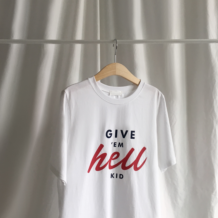 <b><p>Roulette Lring Short seves T-shi 2col Flame</p></b><b><p>ルーズフィット レタリング 半袖 Tシャツ 2col 捺染 印刷 英語 女性のラウンドティー</p></b><br /><br /><p align='center'>