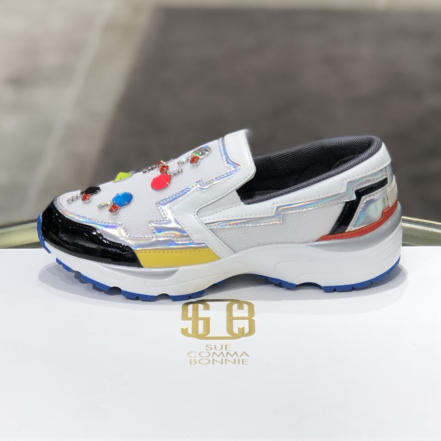 <b><p>Shu Comma Bonnie Haven star Twinkle Slip-</p></b><b><p>シューコンマみる ヘブン スター トゥインクル スリップオン LSKX55381WH</p></b><br /><br /><p align='center'>