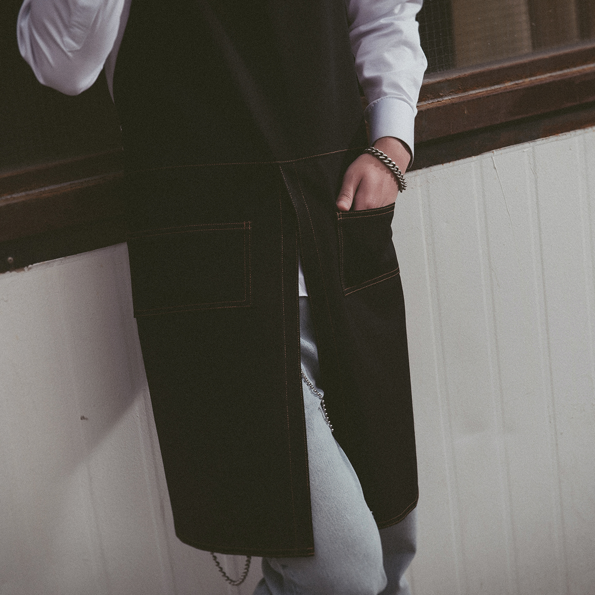 트임앞치마 쥬드 진청 칸데오레더 공방 미용실 카페 미용사 바리스타 앞치마 가죽 데님앞치마