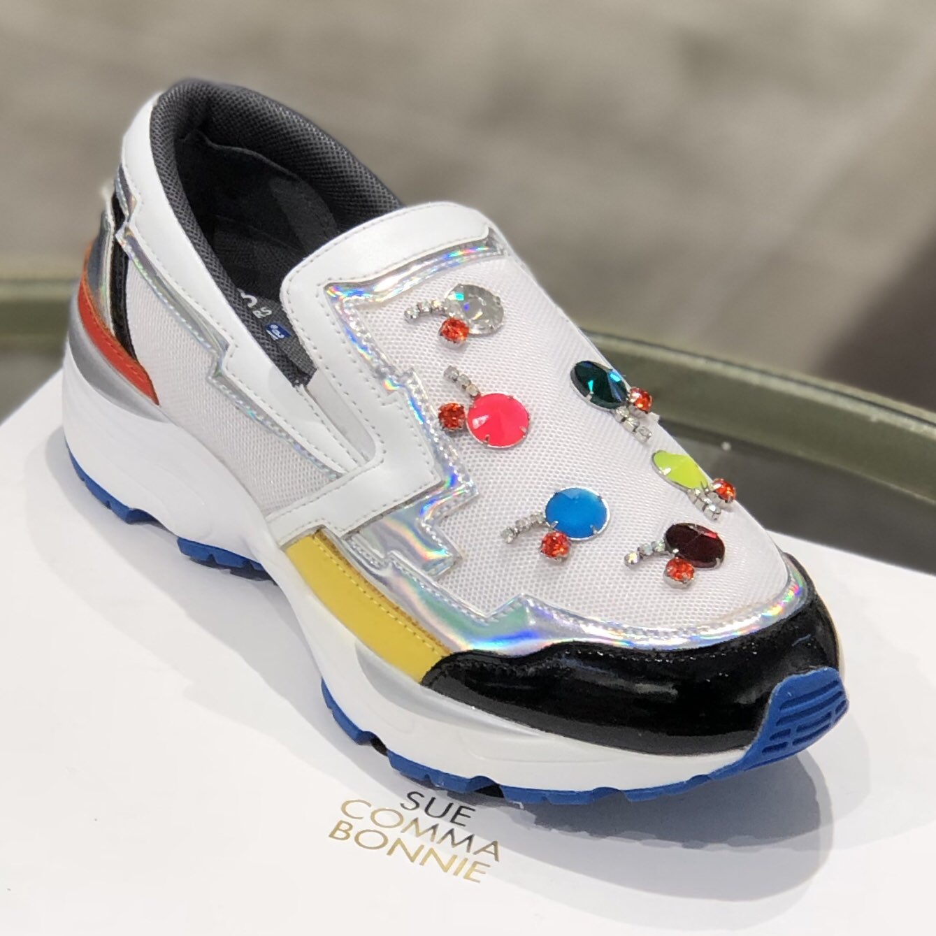 <b><p>Shu Comma Bonnie Haven star Twinkle Slip-</p></b><b><p>シューコンマみる ヘブン スター トゥインクル スリップオン LSKX55381WH</p></b><br /><br /><p align='center'>