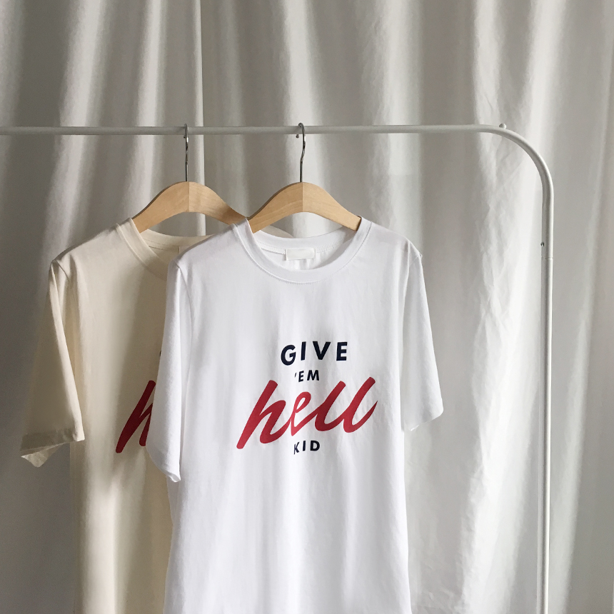 <b><p>Roulette Lring Short seves T-shi 2col Flame</p></b><b><p>ルーズフィット レタリング 半袖 Tシャツ 2col 捺染 印刷 英語 女性のラウンドティー</p></b><br /><br /><p align='center'>