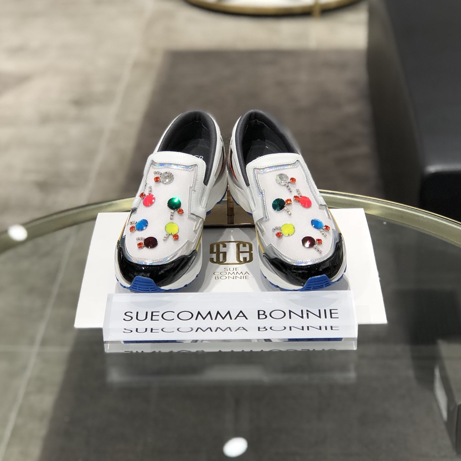 <b><p>Shu Comma Bonnie Haven star Twinkle Slip-</p></b><b><p>シューコンマみる ヘブン スター トゥインクル スリップオン LSKX55381WH</p></b><br /><br /><p align='center'>