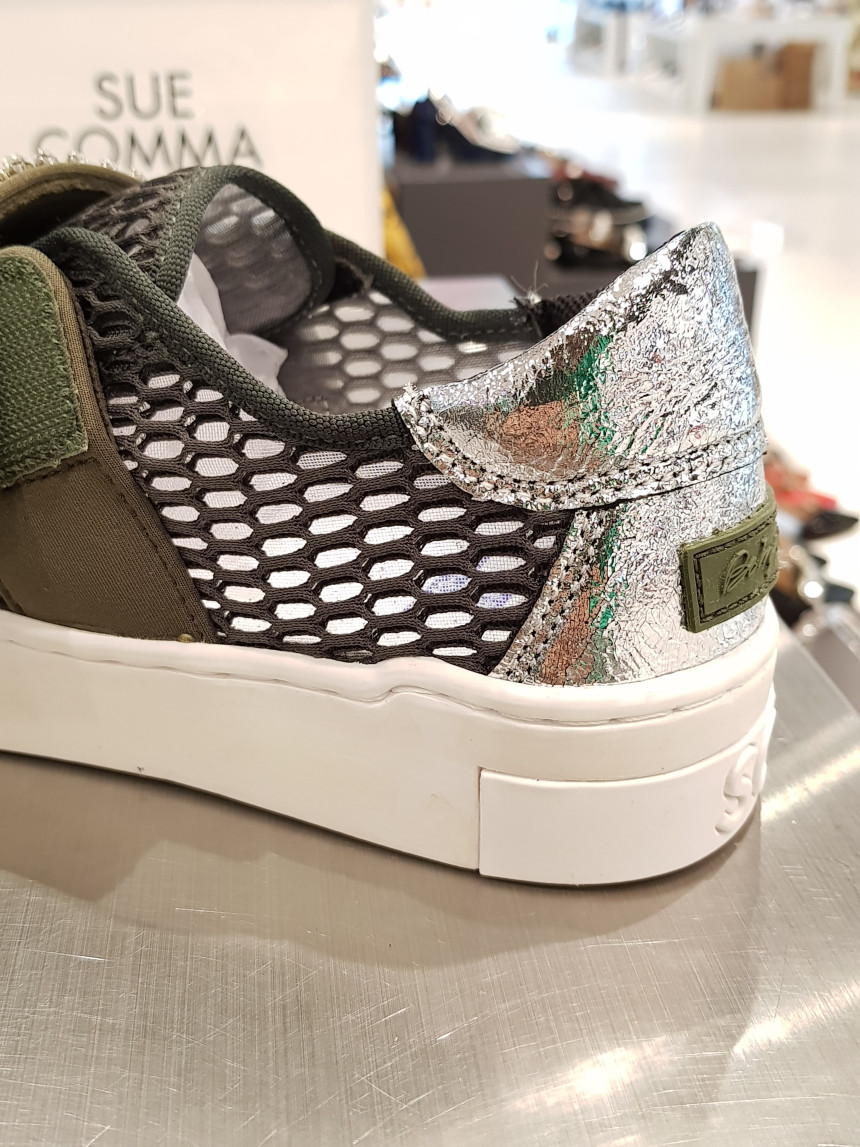 <b><p>Shu Comma Bonnie melody Sneakers khi DG4DX17068KHI</p></b><b><p>シューコンマみる メロディ スニーカー DG4DX17068KHI 爽やかポイント</p></b><br /><br /><p align='center'>