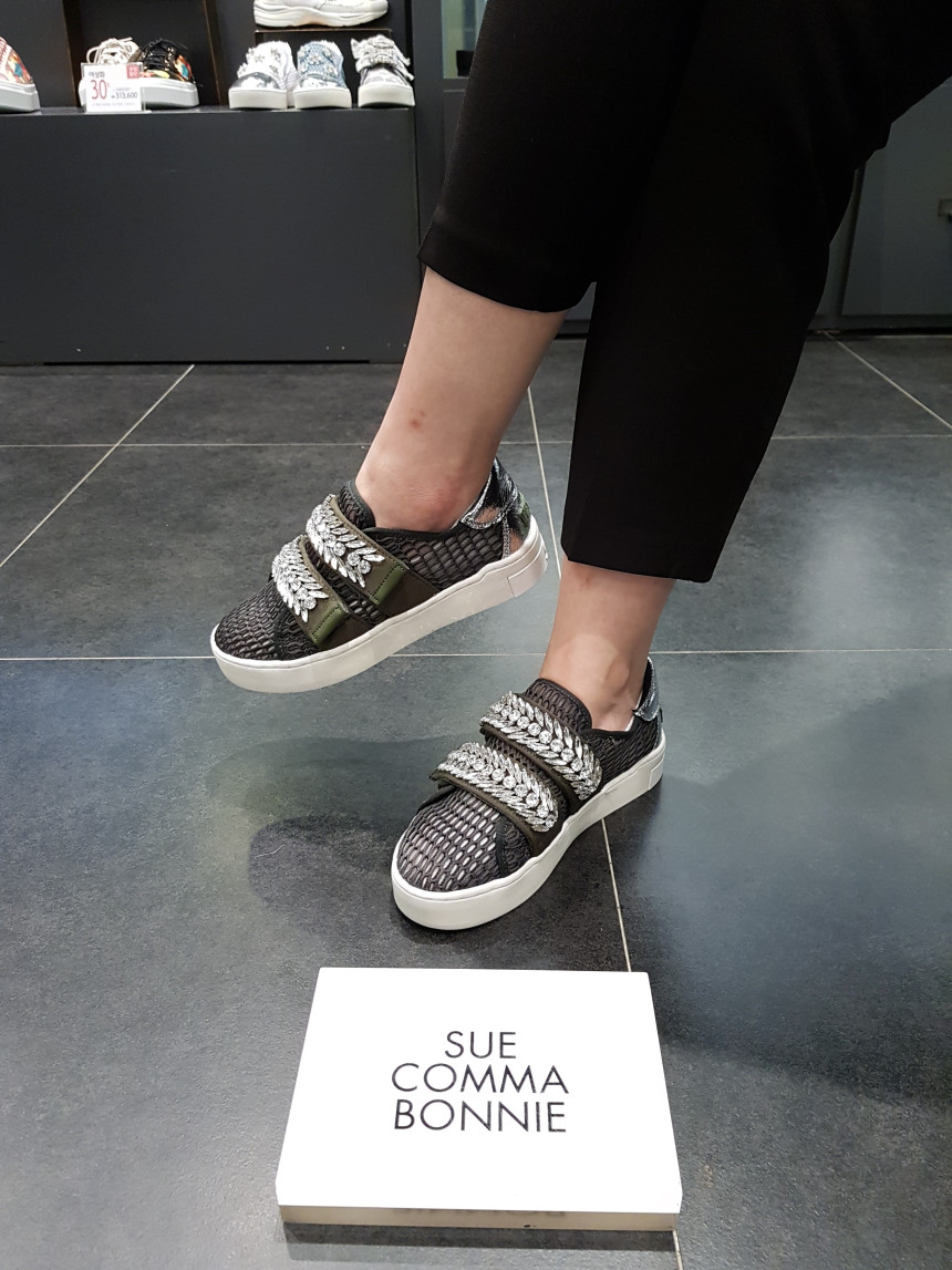 <b><p>Shu Comma Bonnie melody Sneakers khi DG4DX17068KHI</p></b><b><p>シューコンマみる メロディ スニーカー DG4DX17068KHI 爽やかポイント</p></b><br /><br /><p align='center'>