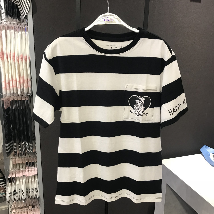 <b><p>The De Girls Tricolor Daggar stragy T-sht_TGRP8230</p></b><b><p>ザ・デイガールズ 三色 ダンガラ 戦略 Tシャツ_TGRP82306C サンコム甘く</p></b><br /><br /><p align='center'>